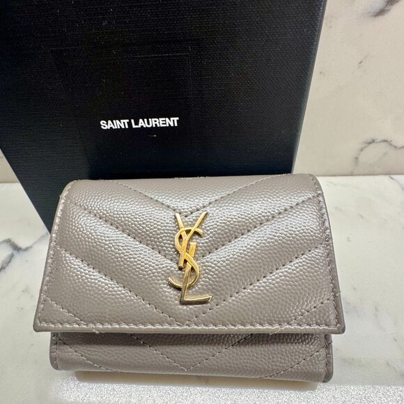 YSL Cassandra Key Case in Gray Grain de Poudre Leather - Picture 2 of 9
